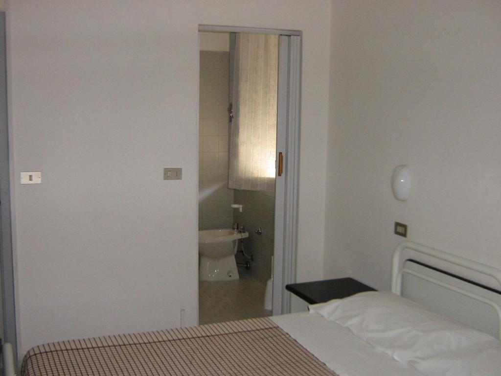 רימיני Hotel Ivette חדר תמונה