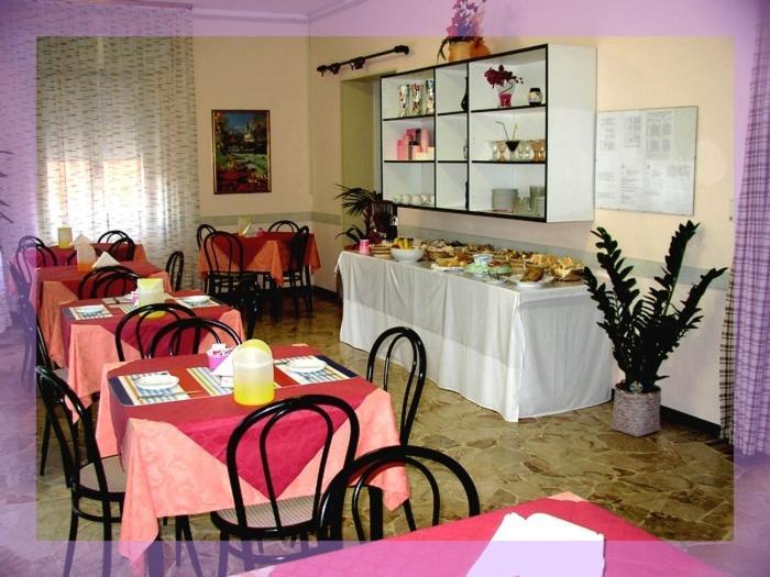 רימיני Hotel Ivette מראה חיצוני תמונה