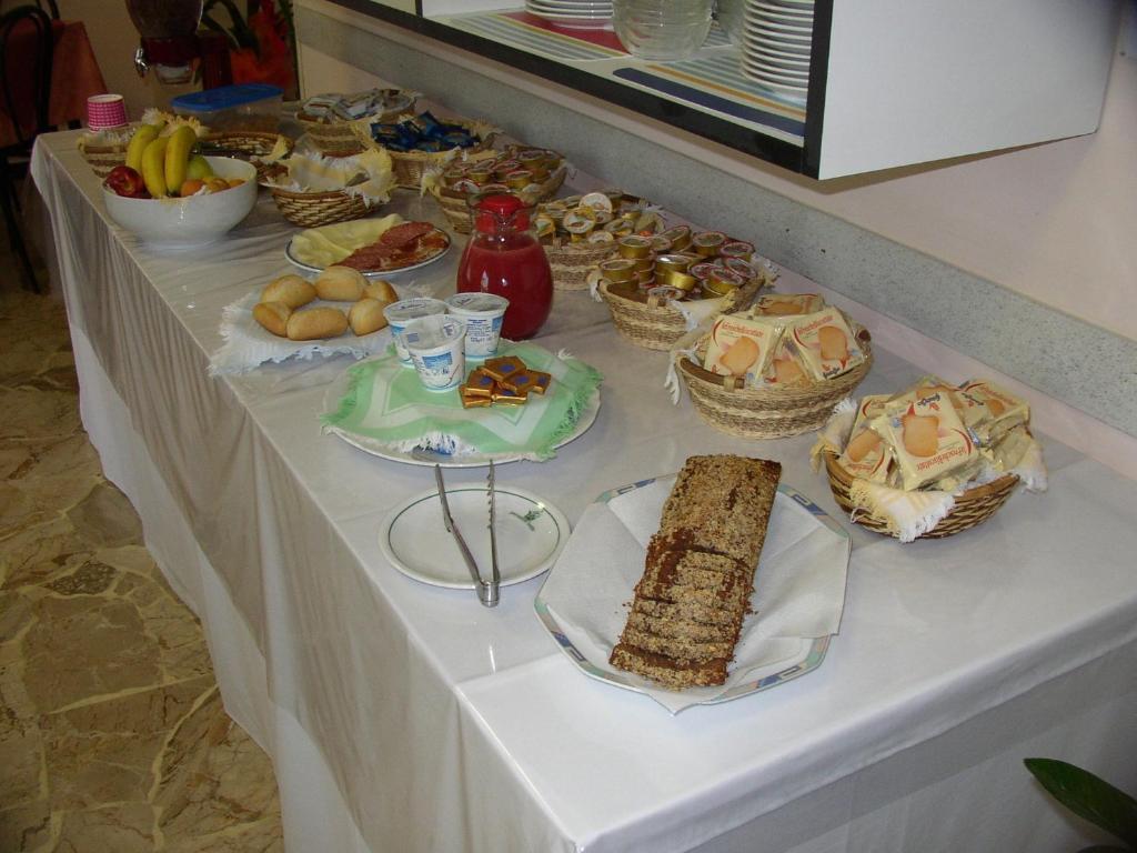 רימיני Hotel Ivette מראה חיצוני תמונה