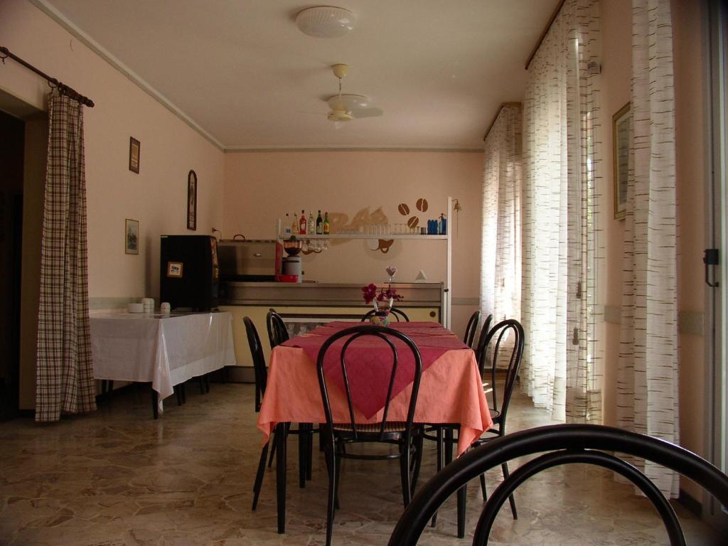 רימיני Hotel Ivette מראה חיצוני תמונה